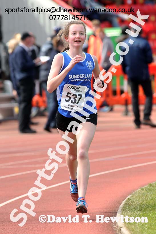 Womens under-17s 3000 metres, North Eastern Track and Field Champs, Gateshead Stadium. Photo: David T. Hewitson/Sports for All Pics